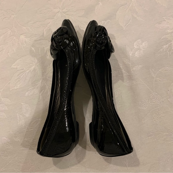 BCBGMAXAZRIA Black Patent Leather Flats. - size 6.5 - Picture 5 of 10